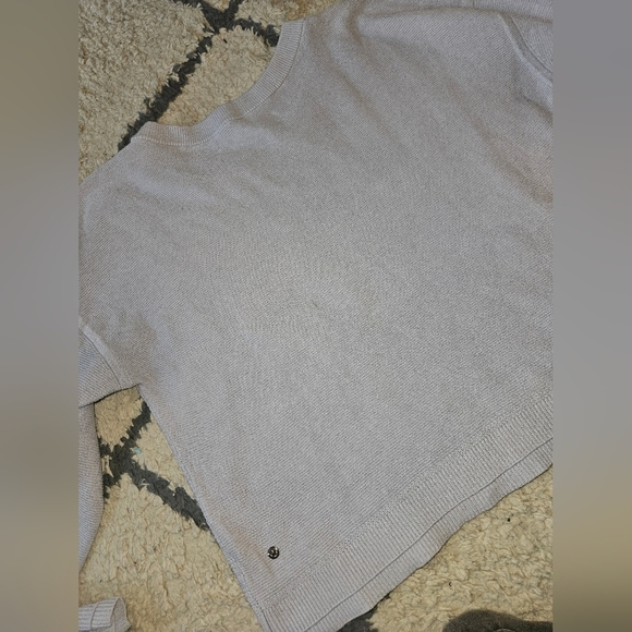 Lululemon Light Weight Knit Long Sleeve Size 8 - Picture 5 of 5